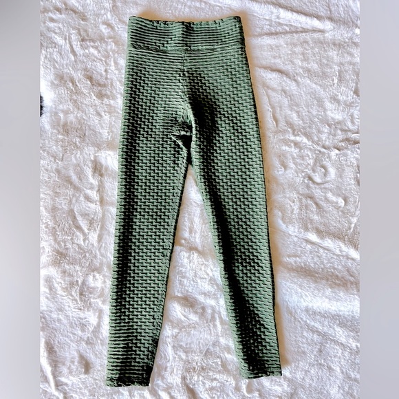 Bootyqueen apparel IDEAL legging. Size small. Olive green. - Picture 3 of 6
